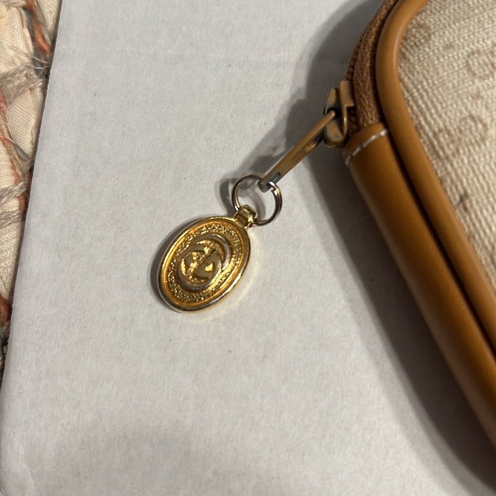 Gucci Pouch - Picture 3 of 12